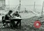 Image prisonnier interrogatoire Tara France, 1944, de la seconde 3 séquences d'archives historiques vidéo 65675021186