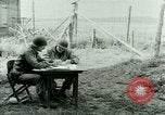 Image prisonnier interrogatoire Tara France, 1944, de la seconde 8 séquences d'archives historiques vidéo 65675021186