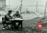 Image prisonnier interrogatoire Tara France, 1944, de la seconde 9 séquences d'archives historiques vidéo 65675021186