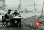 Image prisonnier interrogatoire Tara France, 1944, de la seconde 10 séquences d'archives historiques vidéo 65675021186