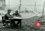 Image prisonnier interrogatoire Tara France, 1944, de la seconde 13 séquences d'archives historiques vidéo 65675021186