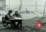 Image prisonnier interrogatoire Tara France, 1944, de la seconde 18 séquences d'archives historiques vidéo 65675021186