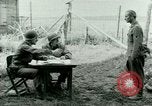 Image prisonnier interrogatoire Tara France, 1944, de la seconde 21 séquences d'archives historiques vidéo 65675021186