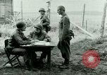 Image prisonnier interrogatoire Tara France, 1944, de la seconde 24 séquences d'archives historiques vidéo 65675021186