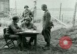 Image prisonnier interrogatoire Tara France, 1944, de la seconde 34 séquences d'archives historiques vidéo 65675021186