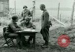 Image prisonnier interrogatoire Tara France, 1944, de la seconde 54 séquences d'archives historiques vidéo 65675021186