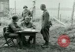 Image prisonnier interrogatoire Tara France, 1944, de la seconde 56 séquences d'archives historiques vidéo 65675021186
