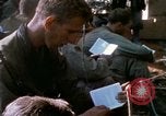 Image soldats assaut sur hill le Vietnam du Sud, 1967, de la seconde 24 séquences d'archives historiques vidéo 65675021187