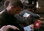 Image soldats assaut sur hill le Vietnam du Sud, 1967, de la seconde 32 séquences d'archives historiques vidéo 65675021187