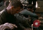 Image soldats assaut sur hill le Vietnam du Sud, 1967, de la seconde 35 séquences d'archives historiques vidéo 65675021187