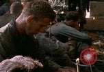 Image soldats assaut sur hill le Vietnam du Sud, 1967, de la seconde 36 séquences d'archives historiques vidéo 65675021187
