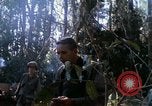 Image soldats assaut sur hill le Vietnam du Sud, 1967, de la seconde 53 séquences d'archives historiques vidéo 65675021187