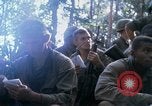 Image soldats assaut sur hill le Vietnam du Sud, 1967, de la seconde 54 séquences d'archives historiques vidéo 65675021187