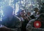 Image soldats assaut sur hill le Vietnam du Sud, 1967, de la seconde 62 séquences d'archives historiques vidéo 65675021187