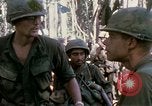 Image Troupes de US 503e Régiment d'infanterie aéroportée assault Hill 875 le Vietnam du Sud, 1967, de la seconde 15 séquences d'archives historiques vidéo 65675021188