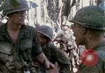 Image Troupes de US 503e Régiment d'infanterie aéroportée assault Hill 875 le Vietnam du Sud, 1967, de la seconde 16 séquences d'archives historiques vidéo 65675021188