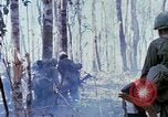 Image Troupes de US 503e Régiment d'infanterie aéroportée assault Hill 875 le Vietnam du Sud, 1967, de la seconde 34 séquences d'archives historiques vidéo 65675021188
