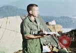 Immagine di Esercito degli Stati Uniti cappellano conduce service Il Vietnam, 1968, secondo 34 filmato di repertorio 65675021201