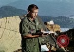Immagine di Esercito degli Stati Uniti cappellano conduce service Il Vietnam, 1968, secondo 36 filmato di repertorio 65675021201