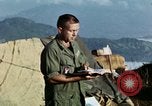 Immagine di Esercito degli Stati Uniti cappellano conduce service Il Vietnam, 1968, secondo 37 filmato di repertorio 65675021201