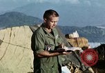 Immagine di Esercito degli Stati Uniti cappellano conduce service Il Vietnam, 1968, secondo 39 filmato di repertorio 65675021201