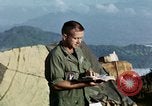 Immagine di Esercito degli Stati Uniti cappellano conduce service Il Vietnam, 1968, secondo 45 filmato di repertorio 65675021201