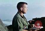 Immagine di Esercito degli Stati Uniti cappellano conduce service Il Vietnam, 1968, secondo 56 filmato di repertorio 65675021201