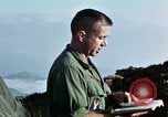 Immagine di Esercito degli Stati Uniti cappellano conduce service Il Vietnam, 1968, secondo 58 filmato di repertorio 65675021201