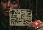 Image les soldats de l'armée américaine détruire pagode décortiquées bâtiment Vietnam, 1968, de la seconde 4 séquences d'archives historiques vidéo 65675021204