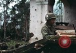 Image les soldats de l'armée américaine détruire pagode décortiquées bâtiment Vietnam, 1968, de la seconde 7 séquences d'archives historiques vidéo 65675021204