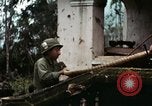 Image les soldats de l'armée américaine détruire pagode décortiquées bâtiment Vietnam, 1968, de la seconde 9 séquences d'archives historiques vidéo 65675021204