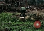 Image les soldats de l'armée américaine détruire pagode décortiquées bâtiment Vietnam, 1968, de la seconde 34 séquences d'archives historiques vidéo 65675021204
