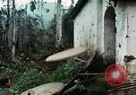 Image les soldats de l'armée américaine détruire pagode décortiquées bâtiment Vietnam, 1968, de la seconde 35 séquences d'archives historiques vidéo 65675021204