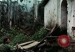 Image les soldats de l'armée américaine détruire pagode décortiquées bâtiment Vietnam, 1968, de la seconde 37 séquences d'archives historiques vidéo 65675021204