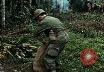 Image les soldats de l'armée américaine détruire pagode décortiquées bâtiment Vietnam, 1968, de la seconde 55 séquences d'archives historiques vidéo 65675021204
