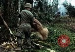 Image les soldats de l'armée américaine détruire pagode décortiquées bâtiment Vietnam, 1968, de la seconde 62 séquences d'archives historiques vidéo 65675021204