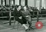 Standbild Zeugnis in der Studie von Franz Strasser Dachau Deutschland, 1945, aus Sekunde 31 historischem Filmmaterial Videoclip 65675021222