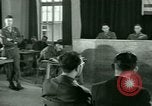 Standbild Zeugnis in der Studie von Franz Strasser Dachau Deutschland, 1945, aus Sekunde 37 historischem Filmmaterial Videoclip 65675021222