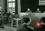 Standbild Zeugnis in der Studie von Franz Strasser Dachau Deutschland, 1945, aus Sekunde 48 historischem Filmmaterial Videoclip 65675021222