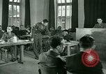 Standbild Zeugnis in der Studie von Franz Strasser Dachau Deutschland, 1945, aus Sekunde 57 historischem Filmmaterial Videoclip 65675021222
