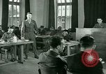 Standbild Zeugnis in der Studie von Franz Strasser Dachau Deutschland, 1945, aus Sekunde 60 historischem Filmmaterial Videoclip 65675021222