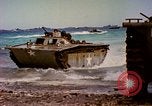 Standbild Schlacht von Eniwetok Eniwetok Atoll Marshall Inseln, 1944, aus Sekunde 7 historischem Filmmaterial Videoclip 65675021287