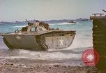Standbild Schlacht von Eniwetok Eniwetok Atoll Marshall Inseln, 1944, aus Sekunde 8 historischem Filmmaterial Videoclip 65675021287