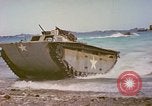 Standbild Schlacht von Eniwetok Eniwetok Atoll Marshall Inseln, 1944, aus Sekunde 10 historischem Filmmaterial Videoclip 65675021287