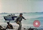 Standbild Schlacht von Eniwetok Eniwetok Atoll Marshall Inseln, 1944, aus Sekunde 41 historischem Filmmaterial Videoclip 65675021287