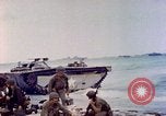 Standbild Schlacht von Eniwetok Eniwetok Atoll Marshall Inseln, 1944, aus Sekunde 45 historischem Filmmaterial Videoclip 65675021287