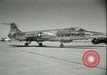 Immagine di F-104A Starfighter California United States USA, 1956, secondo 23 filmato di repertorio 65675021305