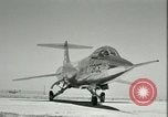 Standbild F-104A Starfighter California United States USA, 1956, aus Sekunde 15 historischem Filmmaterial Videoclip 65675021306