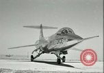 Standbild F-104A Starfighter California United States USA, 1956, aus Sekunde 17 historischem Filmmaterial Videoclip 65675021306