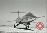 Standbild F-104A Starfighter California United States USA, 1956, aus Sekunde 18 historischem Filmmaterial Videoclip 65675021306